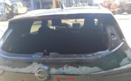 Tekkeköy Belediye Başkanı’nın aracının camı kırıldı, pankartı kurşunlandı