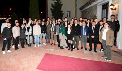 Anadolu Üniversitesi Rektörü Öğrenci Kulüpleriyle İftar Yemeğinde Buluştu