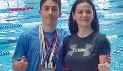 Konya’da otizmli yüzücü Alper Akgül 5 madalya kazandı